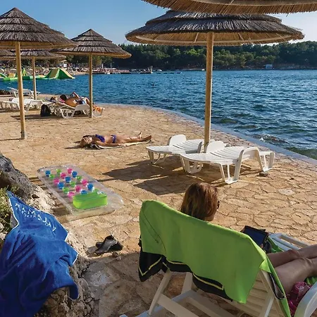 Pet Friendly In With Wifi Apartment Porec